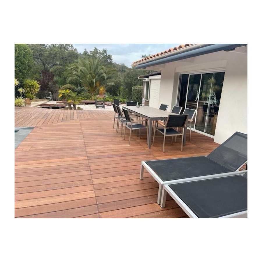 LAME DE TERRASSE MASSARANDUBA  BRUT PROFIL 1 FACE LISSE 1 FACE STRIEE 145x21x915mm  (+/- 3 mm)