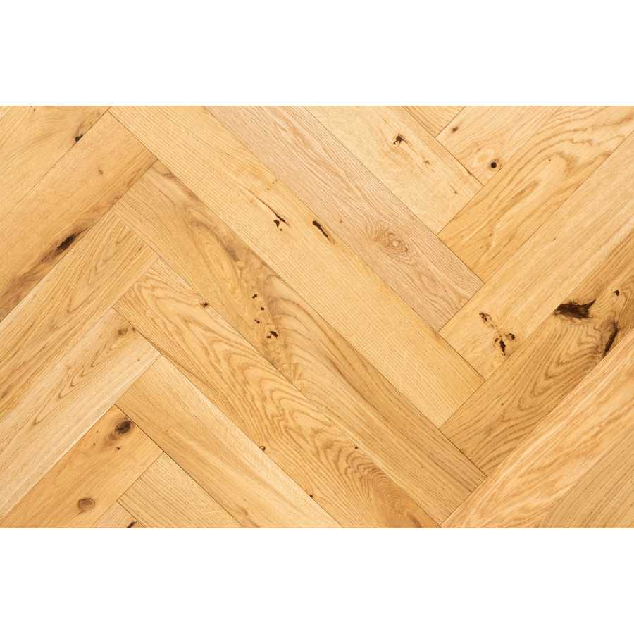 Bâton Rompu Chêne Contrecollé Rustique Verni Brossé St. James | Parquet Flooring Herringbone | Premibel Parquet
