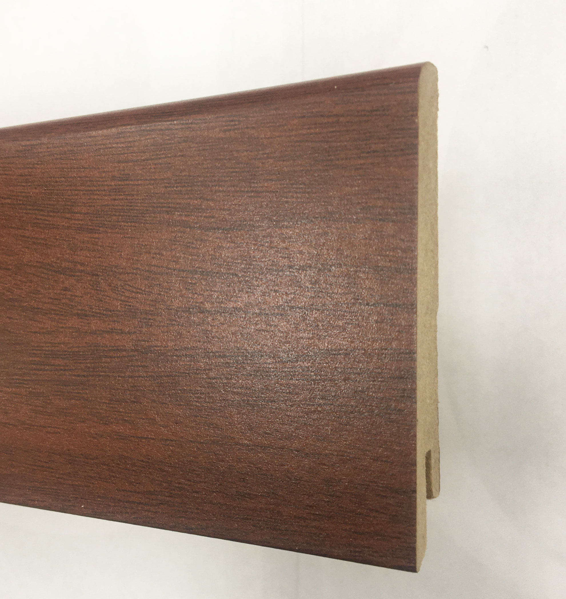 Plinthe MDF Merbau foncé Dinachoc