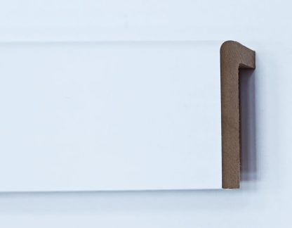 PLINTHE DE RECOUVREMENT DINACHOC MDF DECOR BLANC 98x25x2400mm PEFC 70%