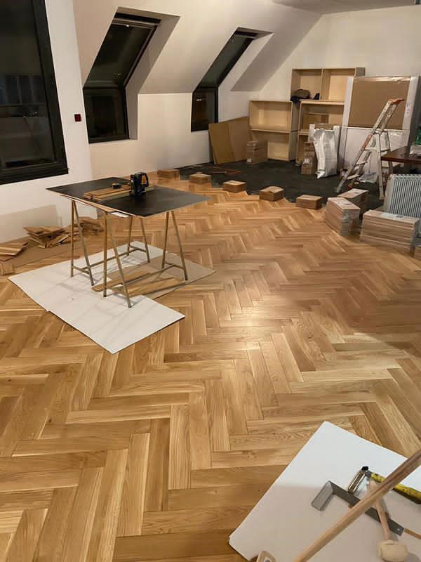 PARQUET BÂTON ROMPU CHÊNE MASSIF VERNI BROSSÉ MAT GRADE NA/CA GO4 - 70X14X500 mm - Certifié PEFC 100%