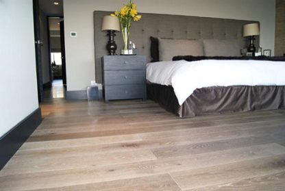 CHENE MASSIF HUILE RUSTIQUE BROSSE MADAGASCAR 160x15mm Certifié FSC 100 %