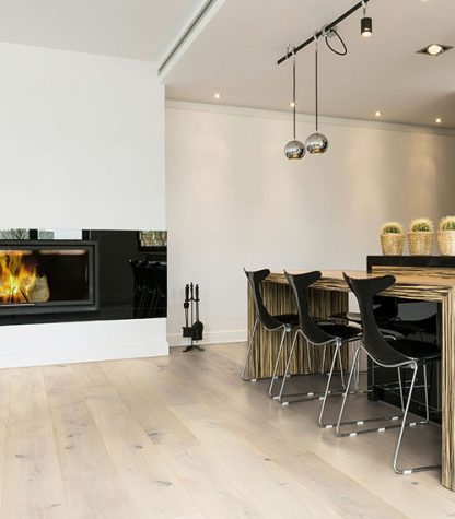 CHENE MASSIF HUILE RUSTIQUE BROSSE SUPER WHITE 200x20mm - Certifié FSC 100 %