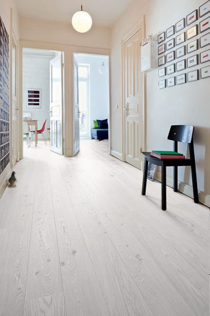 CHENE MASSIF HUILE RUSTIQUE BROSSE BLANC MERINGUE 120x15mm Certifié FSC 100 %