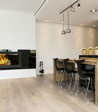 CHENE MASSIF HUILE RUSTIQUE BROSSE BLANC NEIGE CERUSE 170x20mm - Certifié FSC 100 %