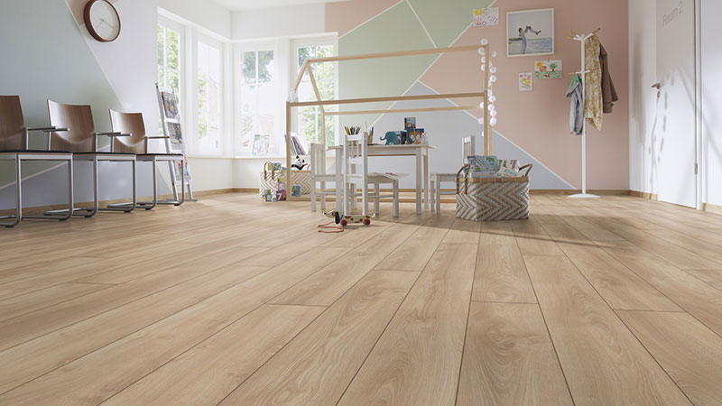 CHENE STRATIFIE DECOART MAKRO CLAIR - GAMME ST TROPEZ - 1845mmX188mmX12mm - Certifié FSC Mix Credit