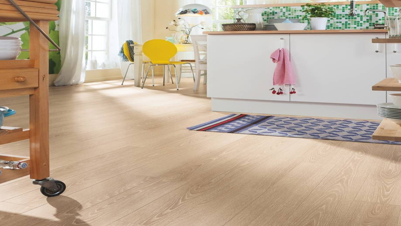 Sol Stratifié Chêne Crème Cerusé Authentique - Lot de 8,28 m²