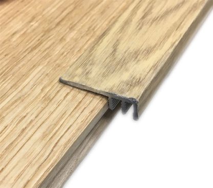 Nez de marche alu chêne 30X2700X12-16mm