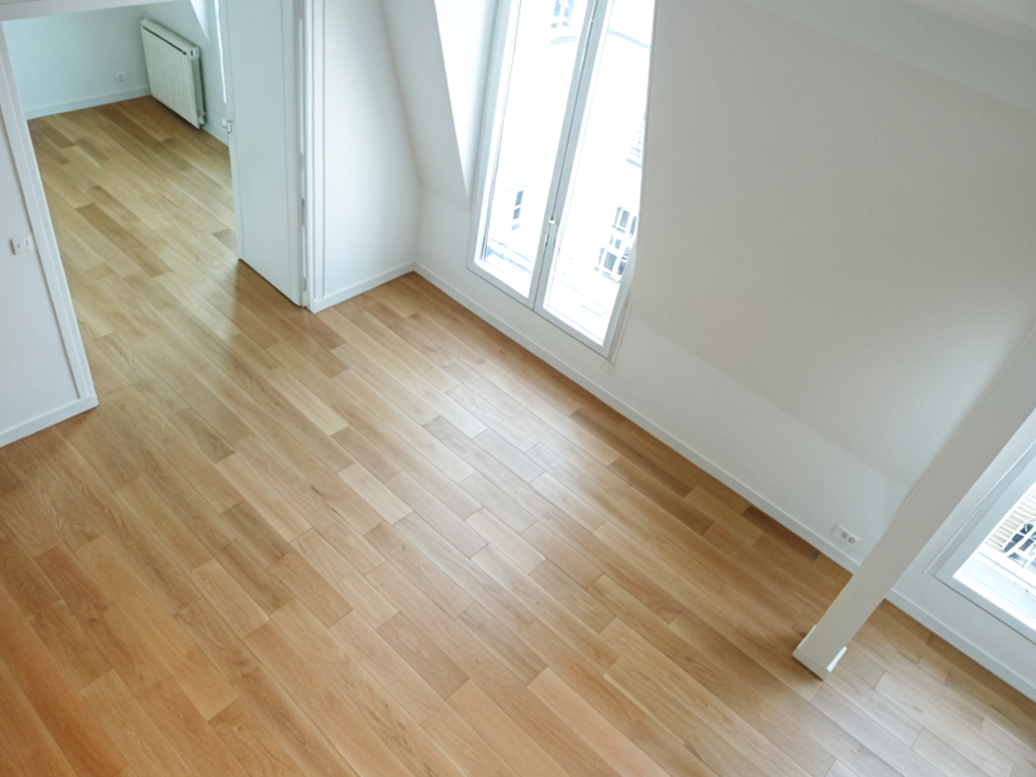 chêne MASSIF VERNI BROSSE PR (sans noeuds)  NATUREL  90X14 - Certifié FSC 100 %